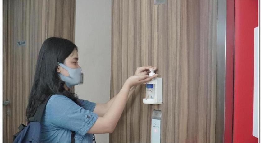 Reddoorz Plus Near Mall Bali Galeria 2 Denpasa Buitenkant foto