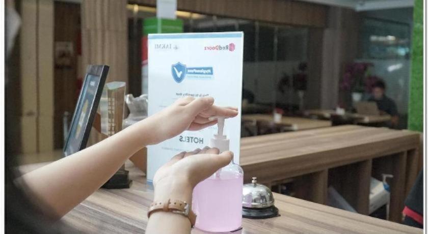 Reddoorz Plus Near Mall Bali Galeria 2 Denpasa Buitenkant foto