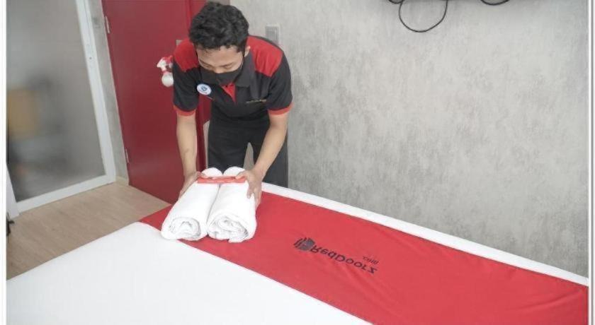 Reddoorz Plus Near Mall Bali Galeria 2 Denpasa Buitenkant foto