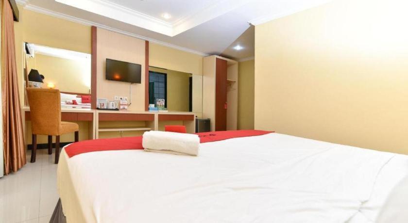 Reddoorz Plus Near Mall Bali Galeria 2 Denpasa Buitenkant foto