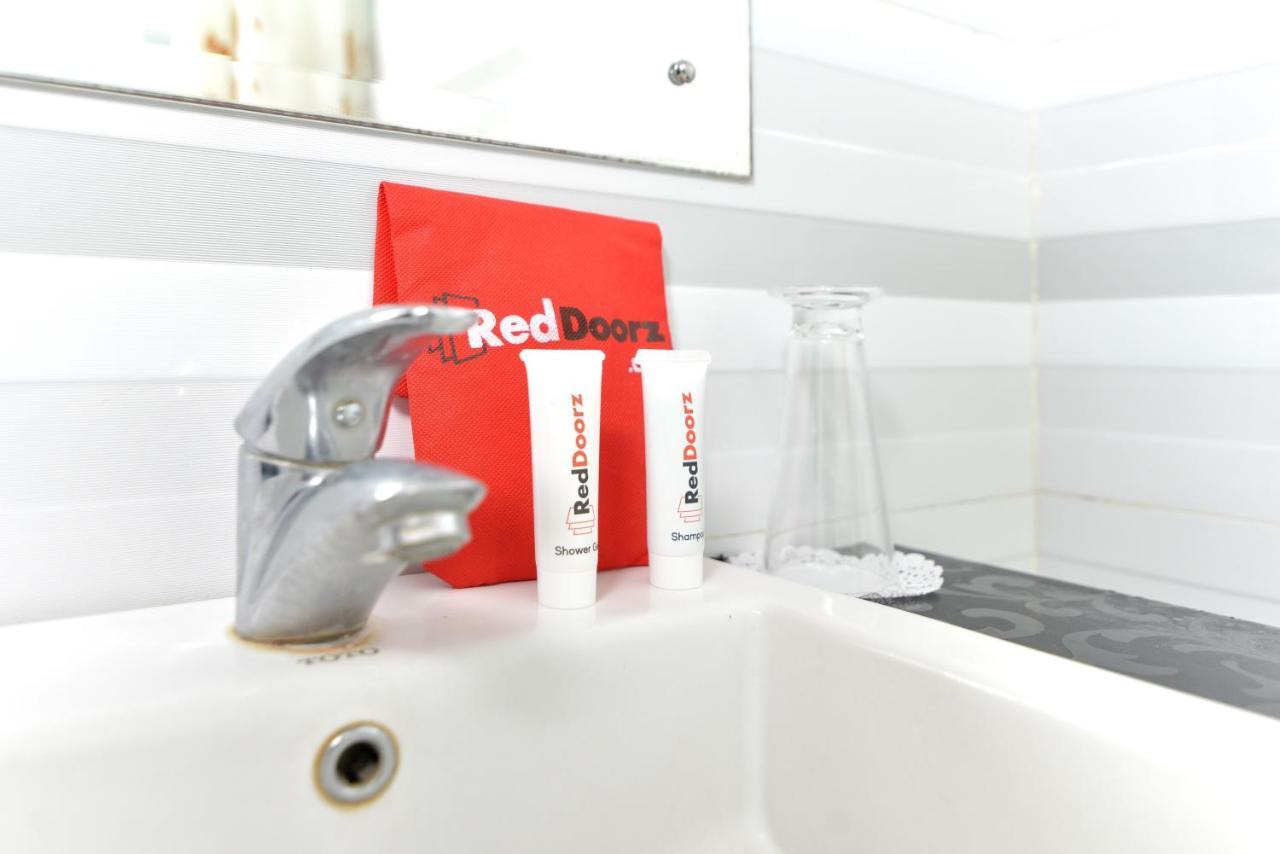 Reddoorz Plus Near Mall Bali Galeria 2 Denpasa Buitenkant foto