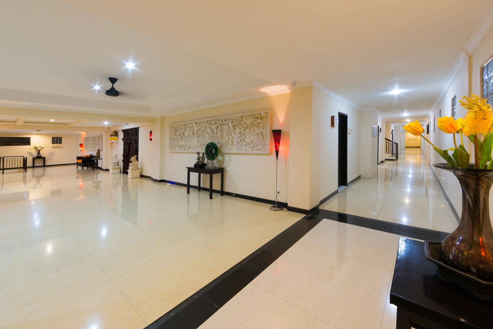 Reddoorz Plus Near Mall Bali Galeria 2 Denpasa Buitenkant foto